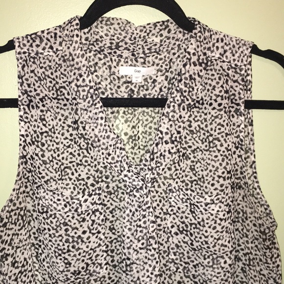 Patterned Blouse - Picture 3 of 5